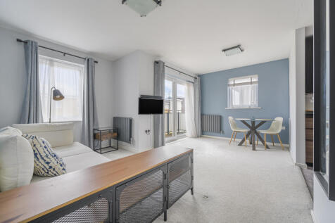 Drake Way, Reading, Berkshire 2 bed apartment for sale