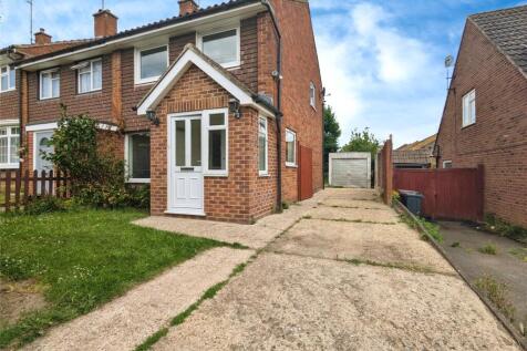 St. Saviours Road, Reading, Berkshire 3 bed semi