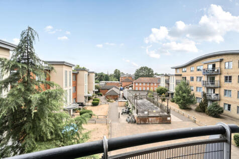 Jubilee Square, Reading, Berkshire 1 bed apartment for sale