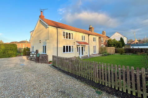4 bedroom semi-detached house for sale