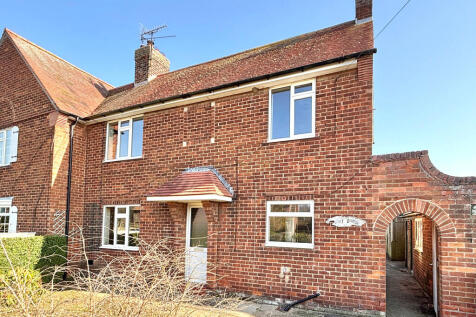 3 bedroom semi-detached house for sale