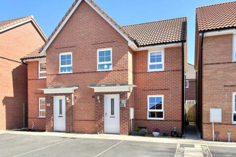 3 bedroom semi-detached house for sale