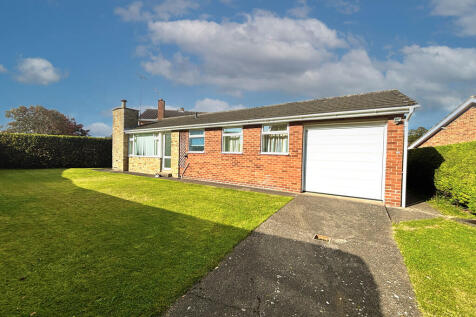 2 bedroom detached bungalow for sale