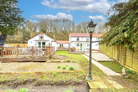 4 bedroom semi-detached house for sale