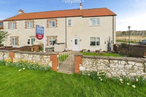 2 bedroom semi-detached house for sale
