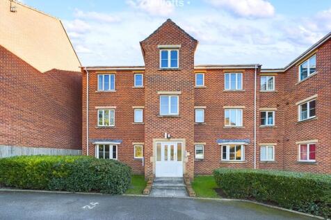 2 bedroom ground floor flat for sale