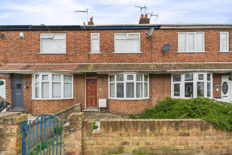 3 bedroom terraced house for sale