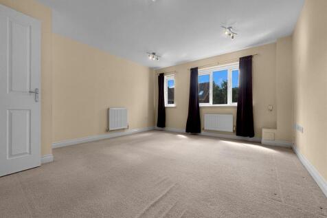 2 bedroom First Floor Maisonette in... 2 bed maisonette for sale