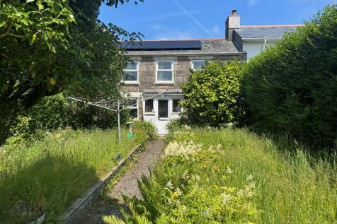 5 bedroom end of terrace house for sale