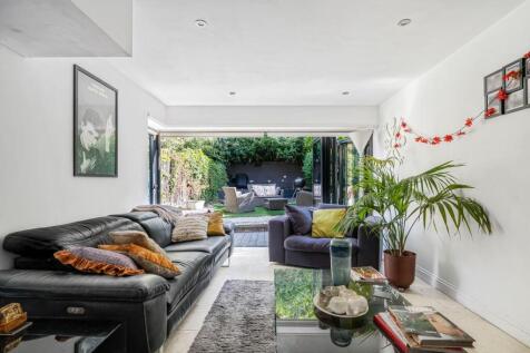 Eastlake Rd, London, SE5 5 bed terraced house for sale