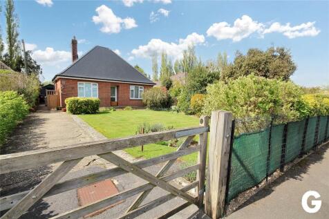 North Poulner Road, Ringwood... 2 bed bungalow for sale