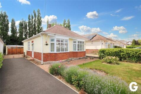 North Poulner Road, Ringwood... 2 bed bungalow for sale