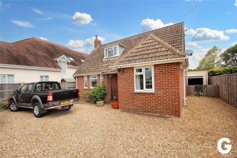 North Poulner Road, Ringwood... 3 bed detached house for sale