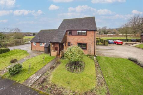 Green Lane, West Malling ME19 4 bed semi