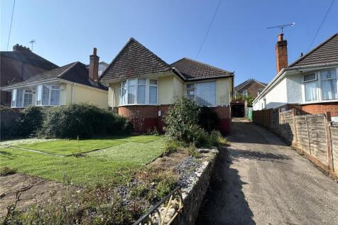 Churchill Crescent, Poole, Dorset, BH12 2 bed bungalow for sale