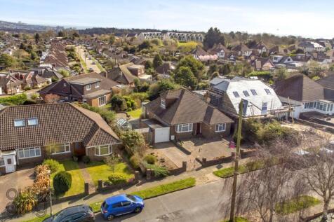 2 bedroom detached house for sale
