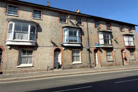 St. James Street, Newport, Isle of Wight 2 bed apartment for sale