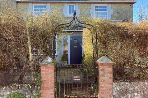 High Street, Niton, Ventnor 3 bed semi