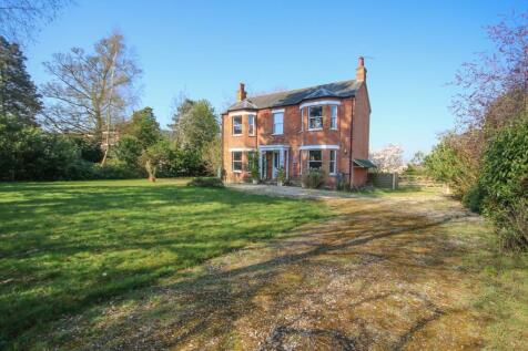 Castle Rising Road, South Wootton, PE30 5 bed detached house for sale