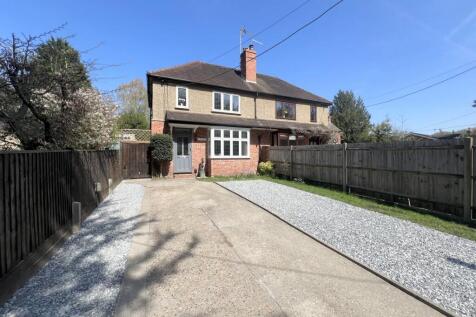 London Road, Bracknell, Berkshire 2 bed semi
