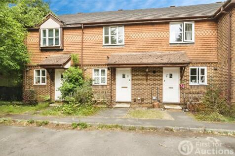 Westmorland Drive, Warfield, Bracknell 2 bed terraced house for sale