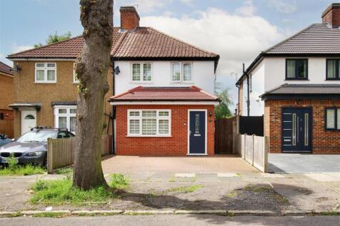 2 bedroom semi-detached house for sale