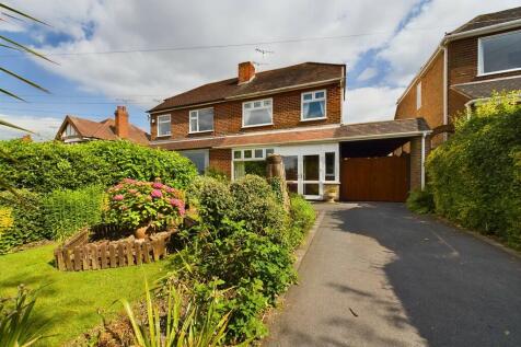3 bedroom semi-detached house for sale