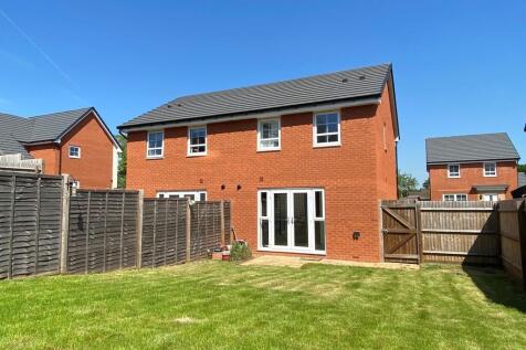 2 bedroom semi-detached house for sale