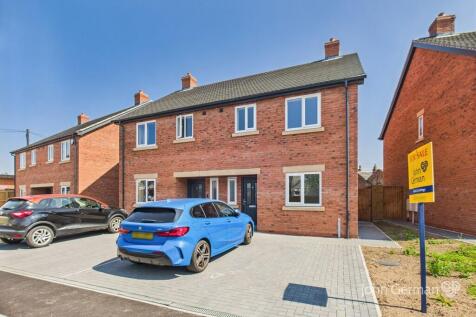Cathedral Court, Holly Road, Uttoxeter 3 bed semi