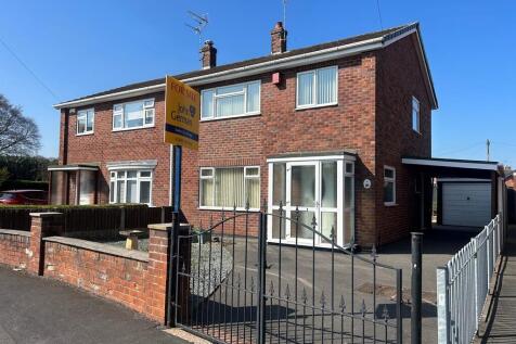 3 bedroom semi-detached house for sale