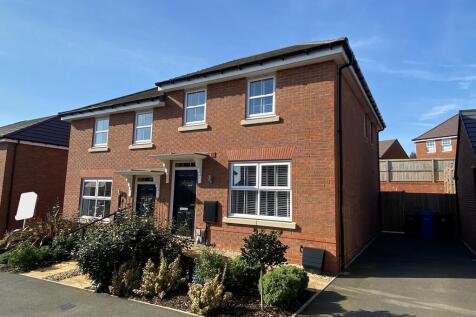 3 bedroom semi-detached house for sale