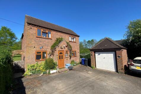 School Lane, Leigh 3 bed detached house for sale