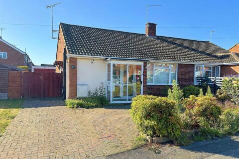2 bedroom semi-detached bungalow for sale