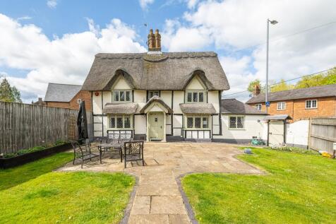 London Road, Aston Clinton HP22 3 bed cottage for sale