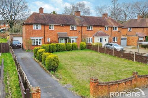 Wellington Terrace, Sandhurst, Berkshire 3 bed semi