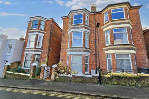 Nelson Street, Ryde, PO33 2EY 4 bed house for sale