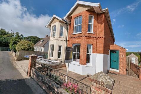 Salterns Road, Seaview, PO34 5AH 3 bed semi