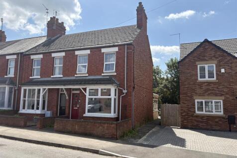 2 bedroom semi-detached house for sale