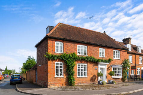 Market Street, Essex CM17 4 bed end of terrace house for sale