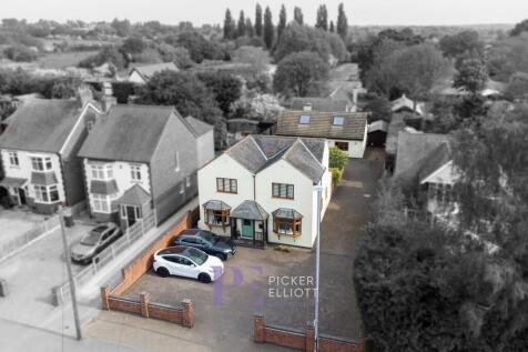 6 bedroom detached house for sale