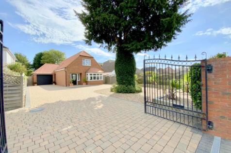 Waltham Road, Grimsby 4 bed detached house for sale
