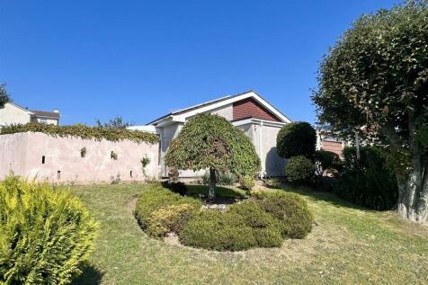 2 bedroom semi-detached bungalow for sale