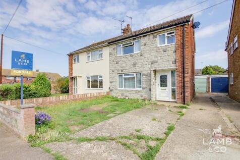 3 bedroom semi-detached house for sale