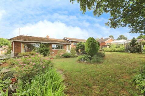 4 bedroom detached bungalow for sale
