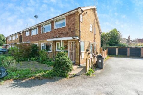 2 bedroom maisonette for sale