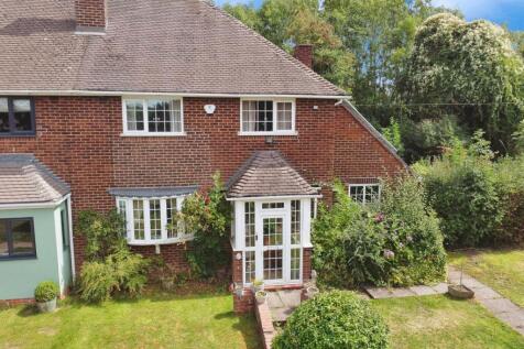 3 bedroom semi-detached house for sale