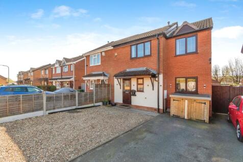 4 bedroom semi-detached house for sale