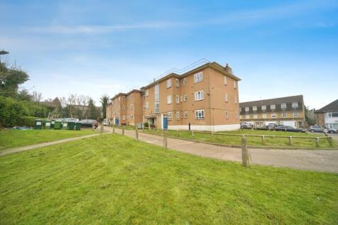3 bedroom flat for sale