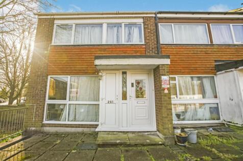 4 bedroom end of terrace house for sale