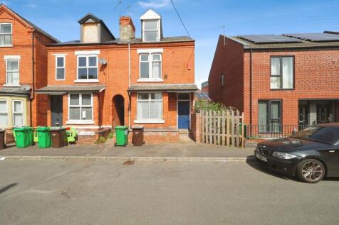 5 bedroom semi-detached house for sale